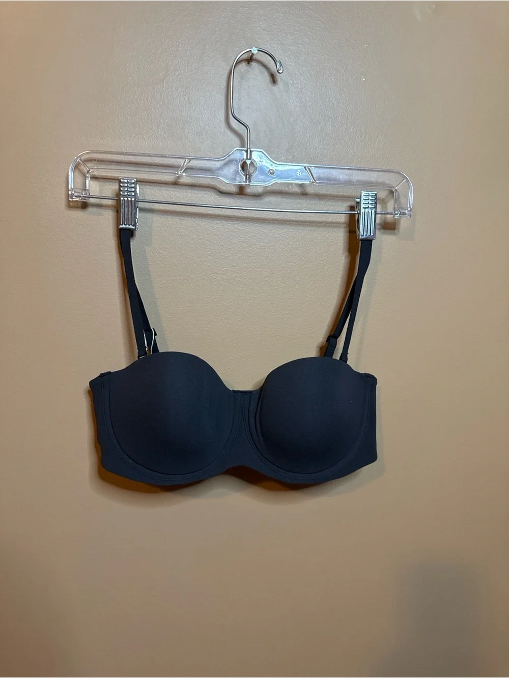 Skims fits everybody strapless bra - Picture 2 of 4